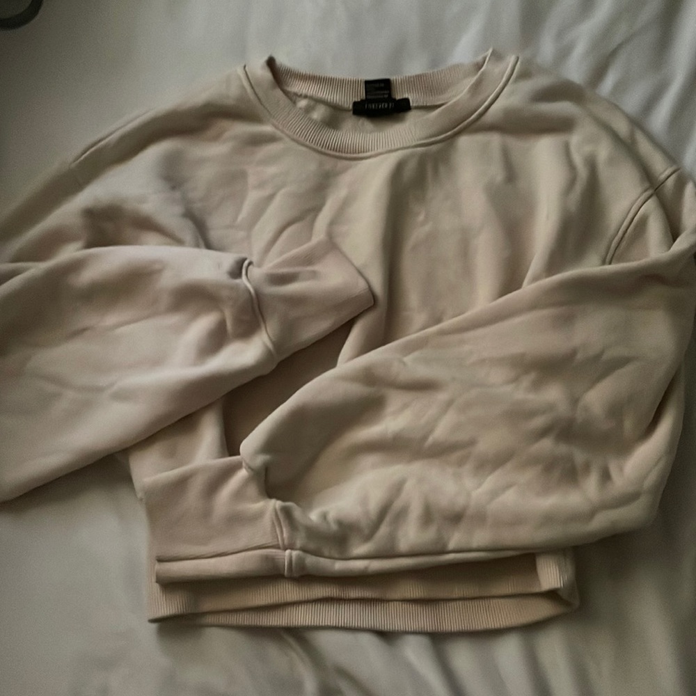 Forever 21 cropped crewneck Small